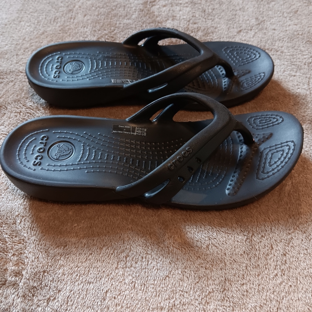 Crocs size J1